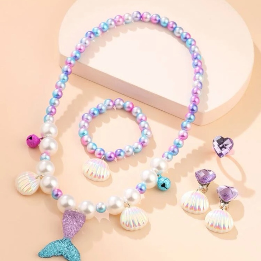 Mermaids necklace